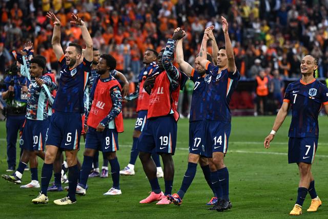 风云突变!瓦伦西亚国际比赛日绝杀压哨;中超版图或变;引发热议;数据趋势出现新变化(巴萨vs瓦伦西亚前瞻) 风云突变!瓦伦西亚国际比赛日绝杀压哨;中超版图或变;引发热议;数据趋势出现新变化(巴萨vs瓦伦西亚前瞻)