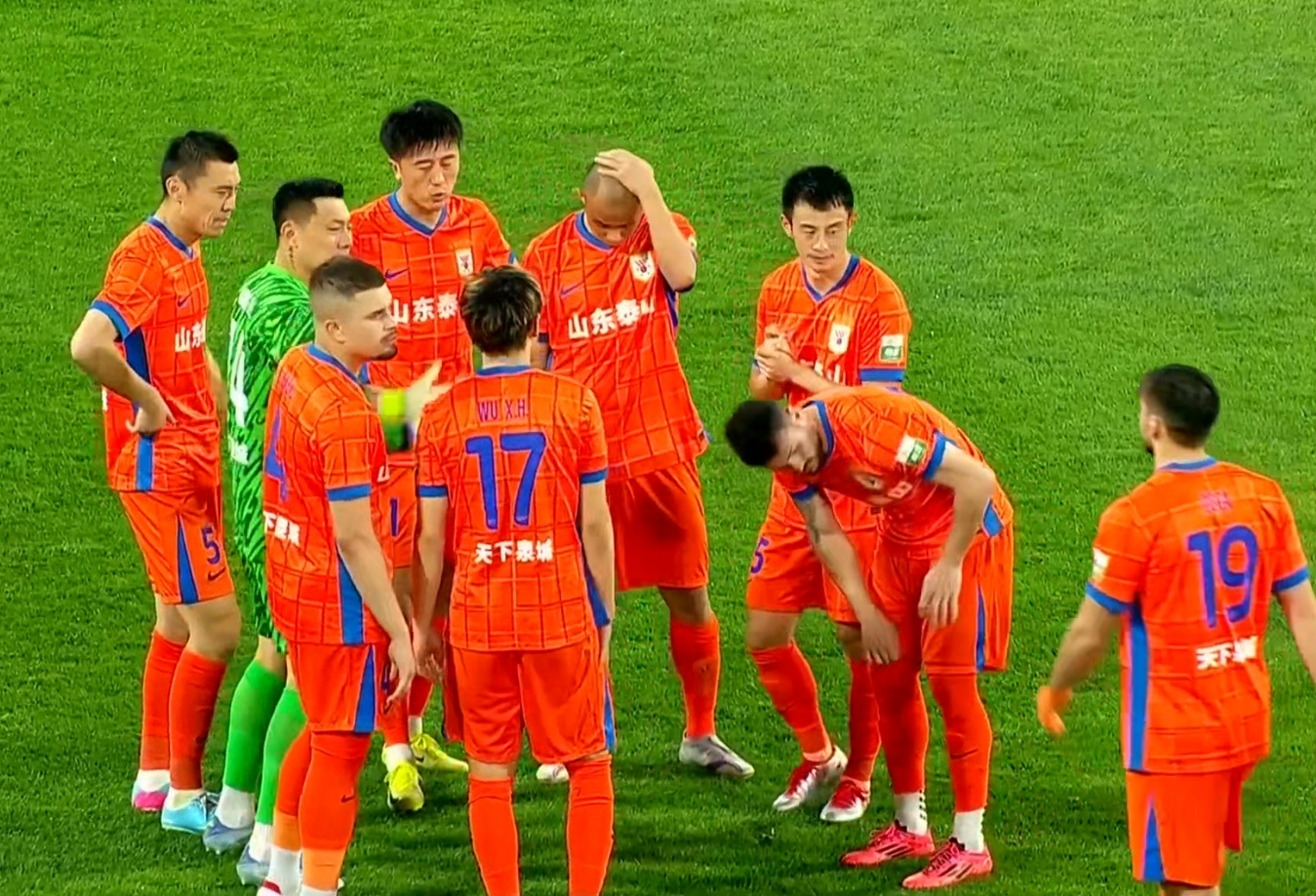 关于加时末段北京国安备战葡超；回应争议细节曝光；悬念犹存；赛程密集仍需轮换的信息